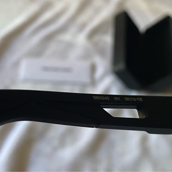 BALENCIAGA SUNGLASSES - Picture 6 of 7